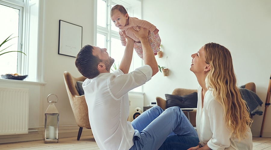 family-living-room-shutterstock_420716029-900x500-1